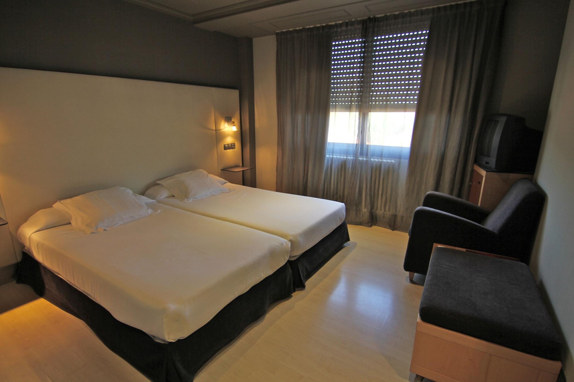 Hotel Almirante แฟร์โรล ภายนอก รูปภาพ