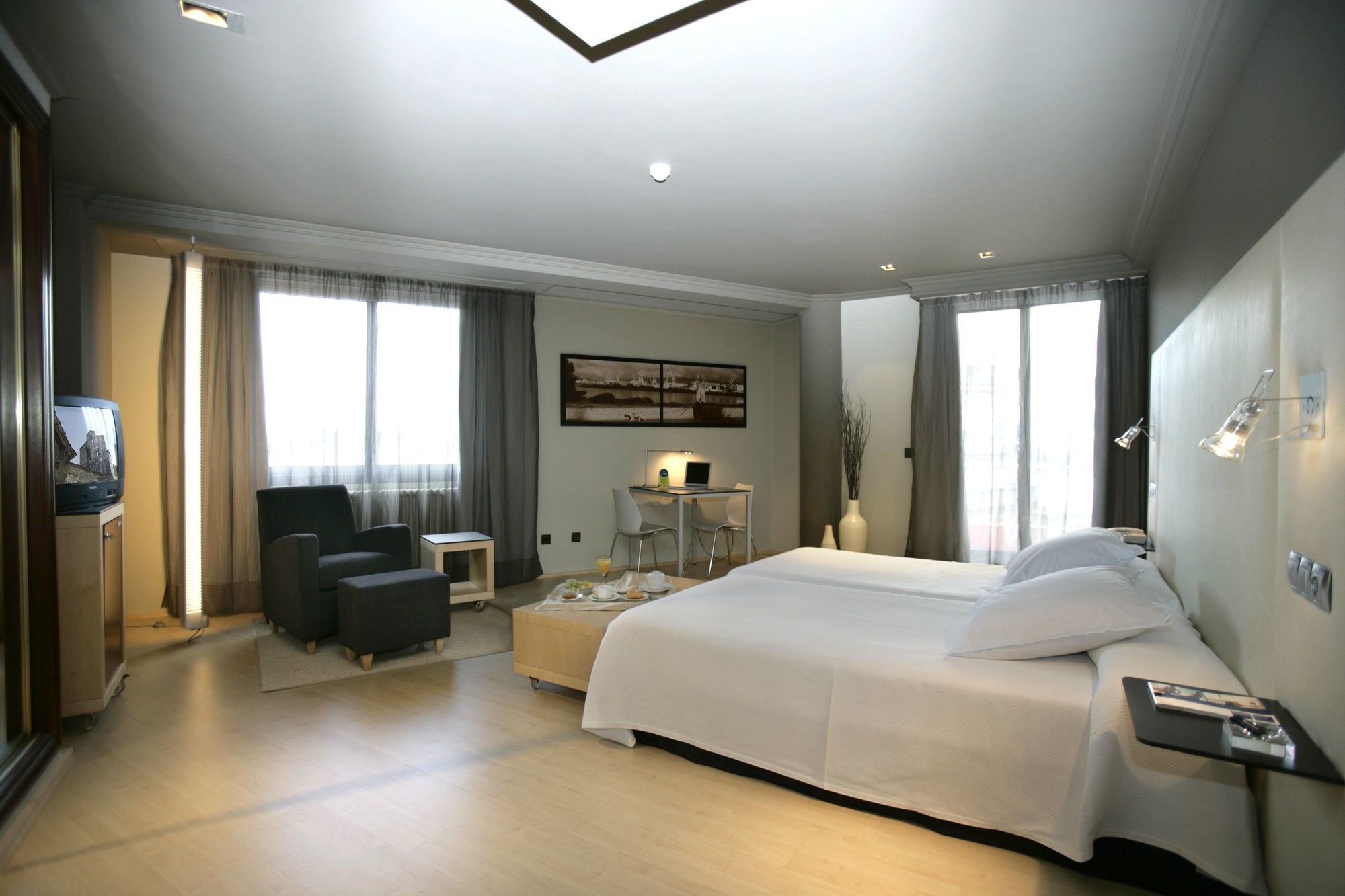 Hotel Almirante แฟร์โรล ภายนอก รูปภาพ